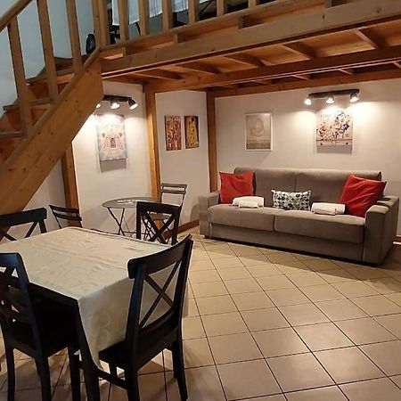 Gemelli Holidays -2 Easy Lofts, Groundfloor With Courtyard, Mezzanine Bedroom, Baby & Pet Friendly, Near Monte Mario Station Connecting To Center In 20 Minutes, 2 Steps From Bus, Groceries, Restaurants, Park, Cycle Path - Warm Guest Care In 4 Languag מראה חיצוני תמונה